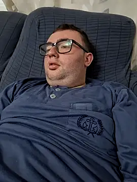 Javier bear online show from April 4, 9:01 pm