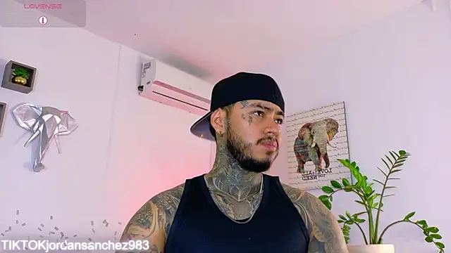 JordanSmiith  online show from February 21, 9:05 pm