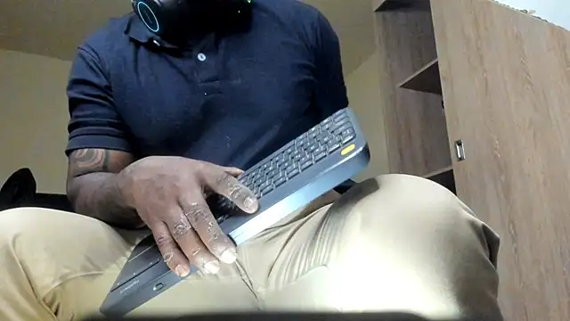 thomas santtos1 online show from July 24, 4:20 am