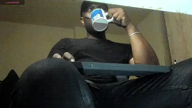 thomas santtos1 online show from July 7, 12:43 am