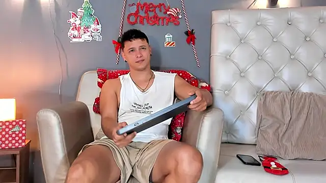 MITCHELL BURNS online show from December 20, 1:33 pm