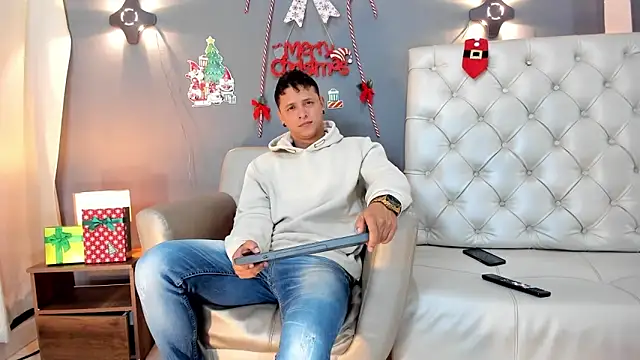 MITCHELL BURNS online show from December 14, 11:45 pm