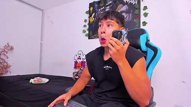 Bray Kevin online show from December 18, 1:48 am