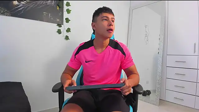 Bray Kevin online show from February 24, 3:53 pm