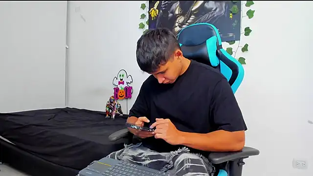 Bray Kevin online show from February 8, 11:24 pm