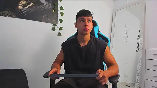 Bray Kevin online show from March 5, 4:24 pm