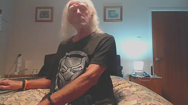 WaverlyKernow online show from June 28, 8:37 pm
