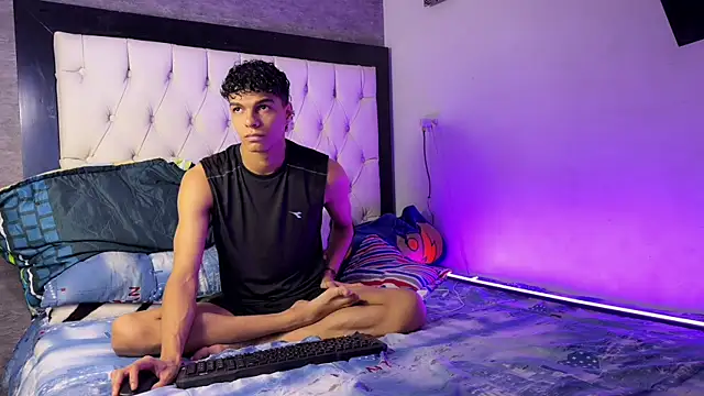 james dreams  online show from June 18, 9:31 pm