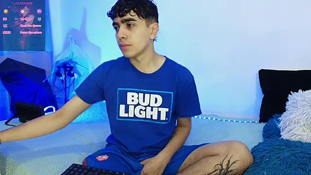  nickconnor01 online show from December 19, 9:01 pm