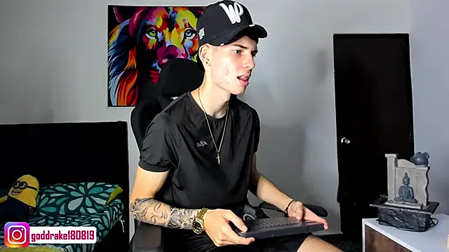 Snapshot of god_drake chatting on December 28, 4:20 pm god drake online show from December 28, 4:20 pm