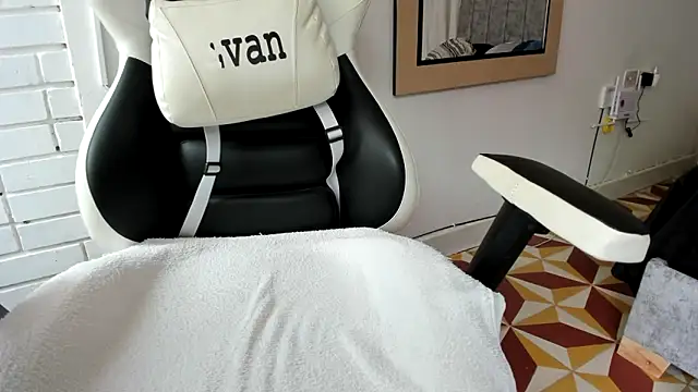 Valerioe online show from March 13, 2:01 pm