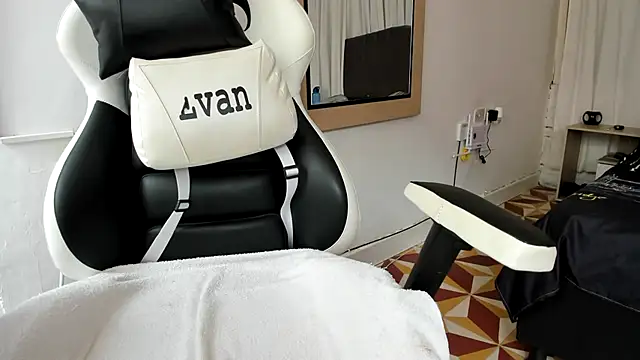 Valerioe online show from March 3, 2:21 pm