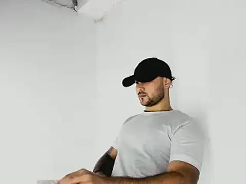 Sebas-hott online show from October 31, 12:01 am