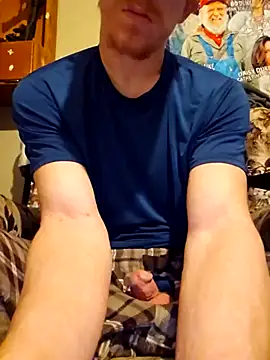 Snapshot of REDHAMMER_ chatting on February 23, 1:42 am REDHAMMER  online show from February 23, 1:42 am