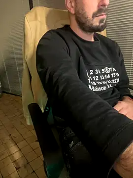 giorgakaci69 online show from November 28, 4:20 pm