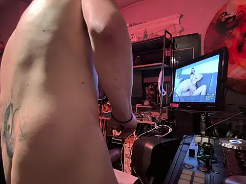 trash4cash online show from May 2, 3:09 am