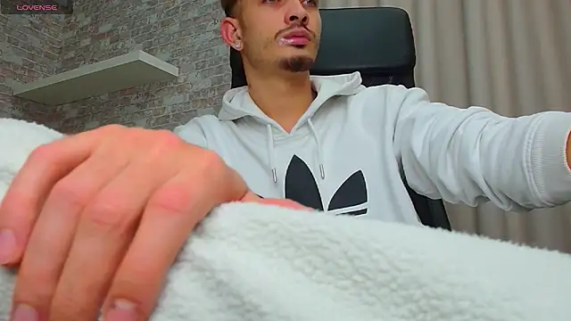 BrandonTate online show from November 28, 1:02 pm