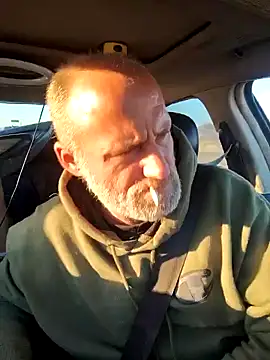 FloppyPickle4u online show from December 5, 3:06 pm