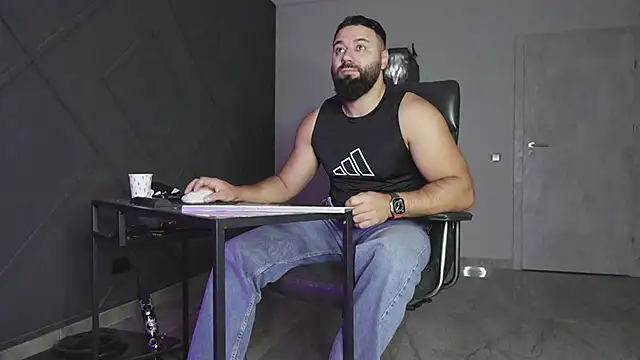 mattmasterss online show from November 12, 4:07 am