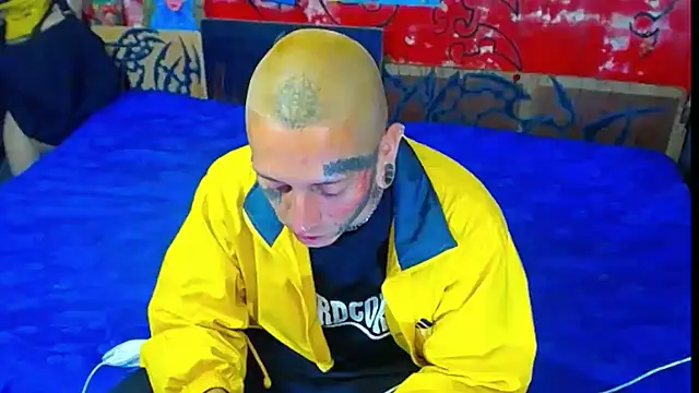 deivid estrada online show from November 12, 6:24 pm