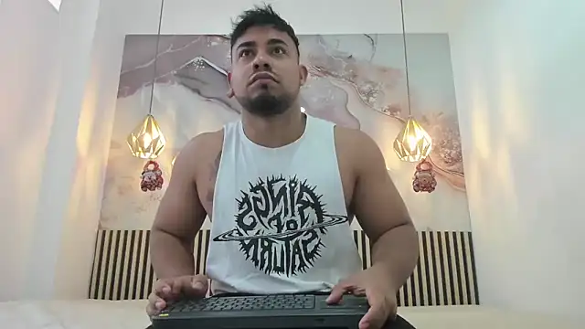 BrianMalonee online show from December 1, 12:08 pm