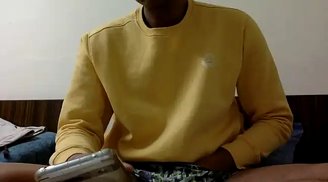 Snapshot of yadavindra85 chatting on February 6, 3:37 am yadavindra85 online show from February 6, 3:37 am