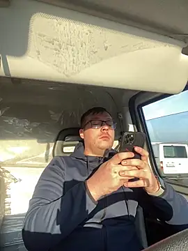 ionut9879 online show from March 10, 5:43 am