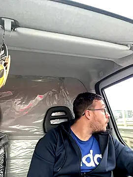 ionut9879 online show from December 4, 6:22 am