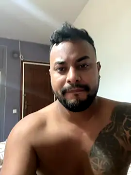 erick31jose online show from December 5, 8:27 pm