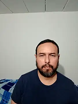 Snapshot of ElSunEagle chatting on October 26, 4:25 am ElSunEagle online show from October 26, 4:25 am