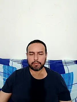 Snapshot of ElSunEagle chatting on October 10, 3:00 am ElSunEagle online show from October 10, 3:00 am