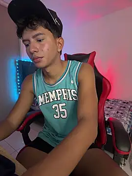 Leonarrrd 01 online show from December 21, 12:51 am