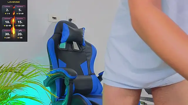 EdwardRoss  online show from October 28, 8:11 pm