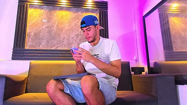 liam genner  online show from October 13, 8:48 pm