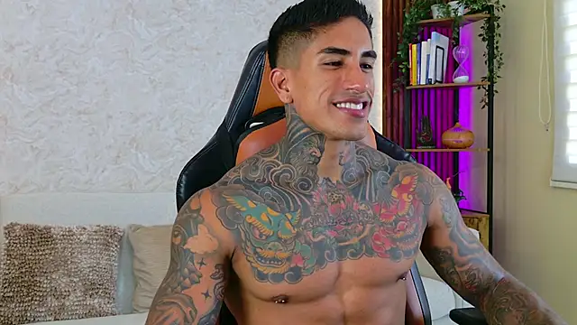 AdanReilly online show from October 13, 9:21 pm