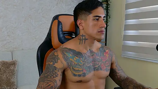 AdanReilly online show from December 9, 8:18 pm