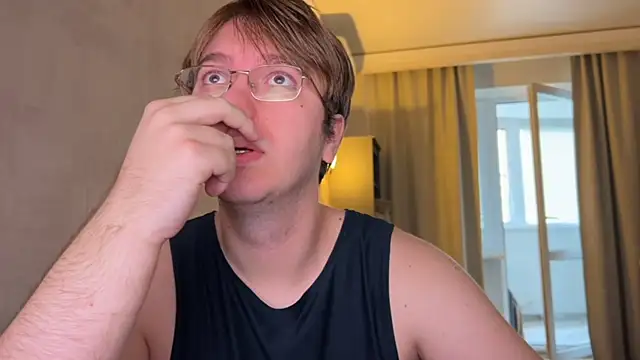 kiopiggy online show from November 13, 11:15 am