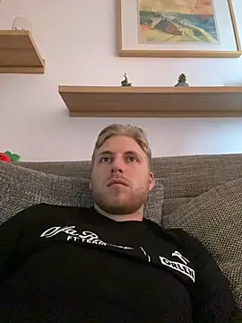 HotIceman2407 online show from March 14, 1:24 pm