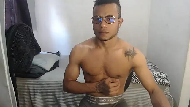 grandominantex1 online show from January 17, 9:38 pm