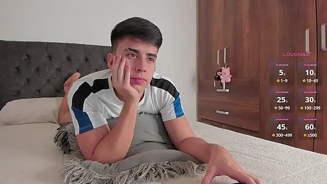 jordanmuskk online show from December 5, 10:28 pm