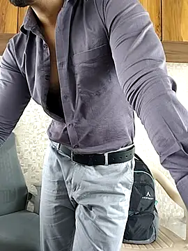 indianguy89 online show from April 15, 6:24 am