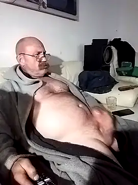 iambradz online show from March 3, 12:21 pm