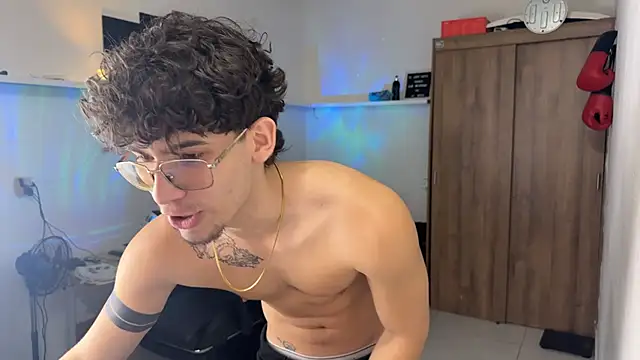 Kisan Smith online show from February 7, 11:32 pm