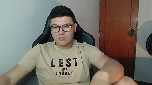 Plug Control online show from December 17, 6:58 pm