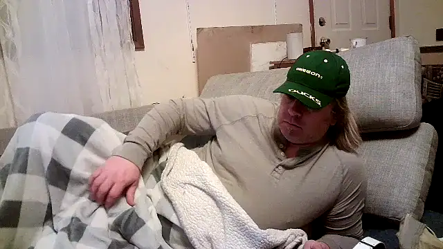 Snapshot of Mic_Oxinner chatting on January 4, 3:50 am Mic Oxinner online show from January 4, 3:50 am