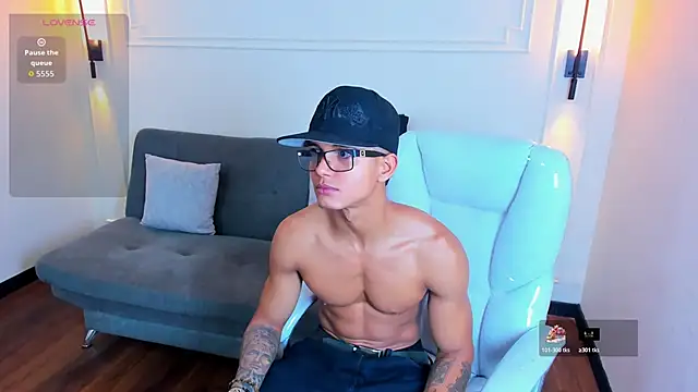 Paradise boy s online show from November 7, 10:35 pm