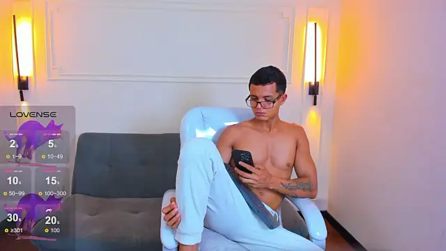 Paradise boy s online show from March 6, 7:22 pm