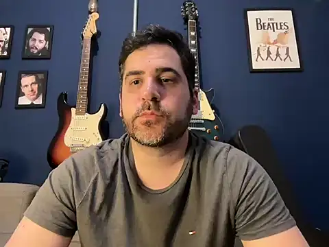 Snapshot of hotsafadinho chatting on January 18, 2:07 am hotsafadinho online show from January 18, 2:07 am