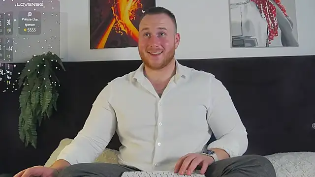 RoddyStill online show from December 6, 1:44 pm