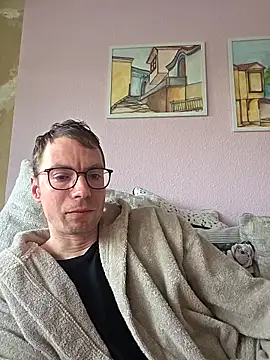 Schnubby1 online show from February 20, 3:36 pm